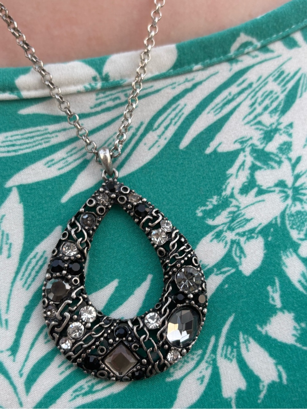 Ladies Teardrop Shape Pendant Necklace